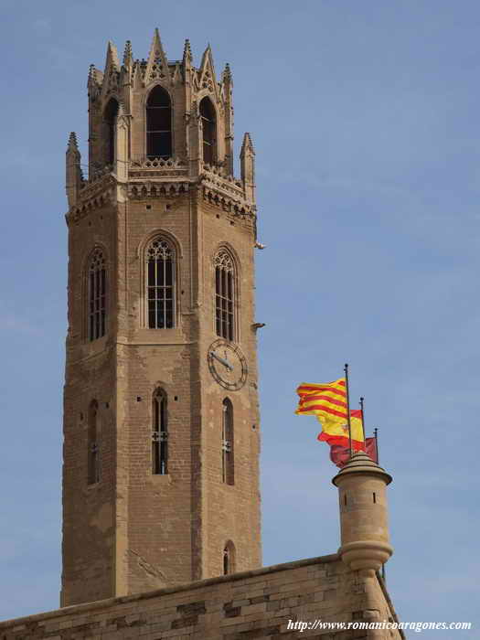 CONTRAPICADO DE LA TORRE CAMPANARIO DESDE PONIENTE